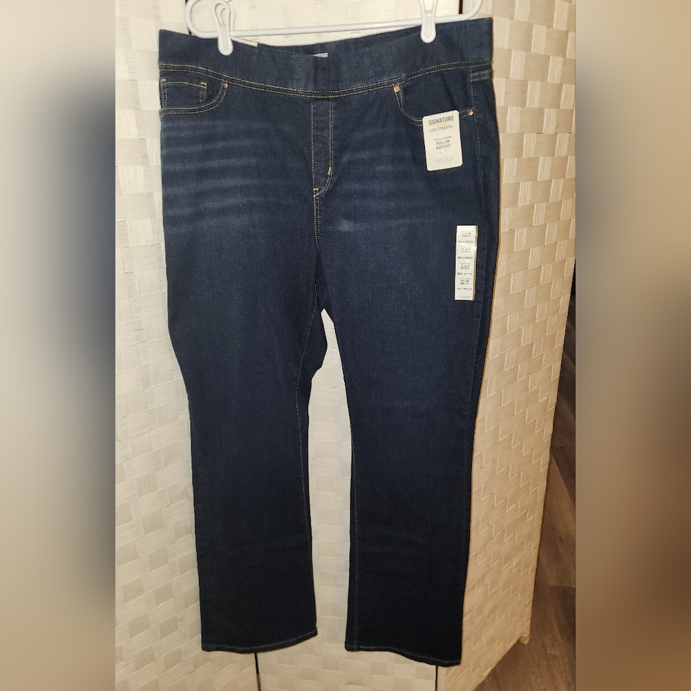 Signature by Levi Strauss Pullon Bootcut Nwt Jeans Sz 20 35 Wast
